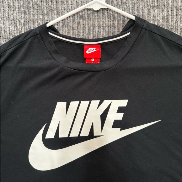 Nike / Women's Crop Top / L - Picture 3 of 4